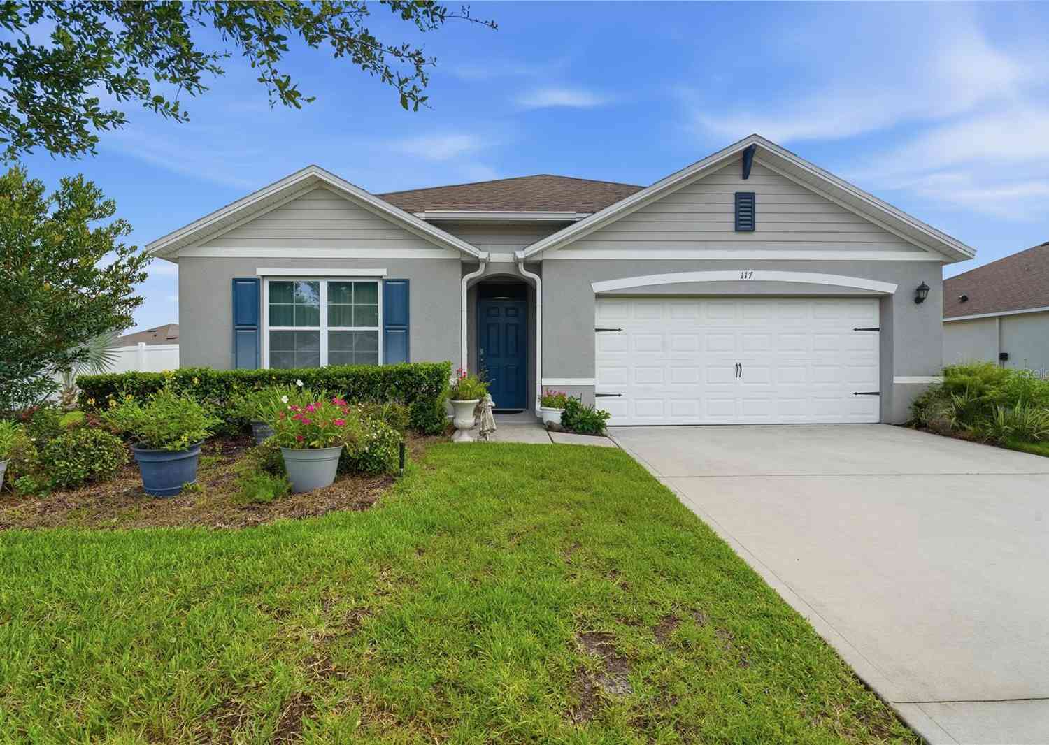 Homes For Sale - 117 Rip Cord Lane<br/> DELAND, FL 32724