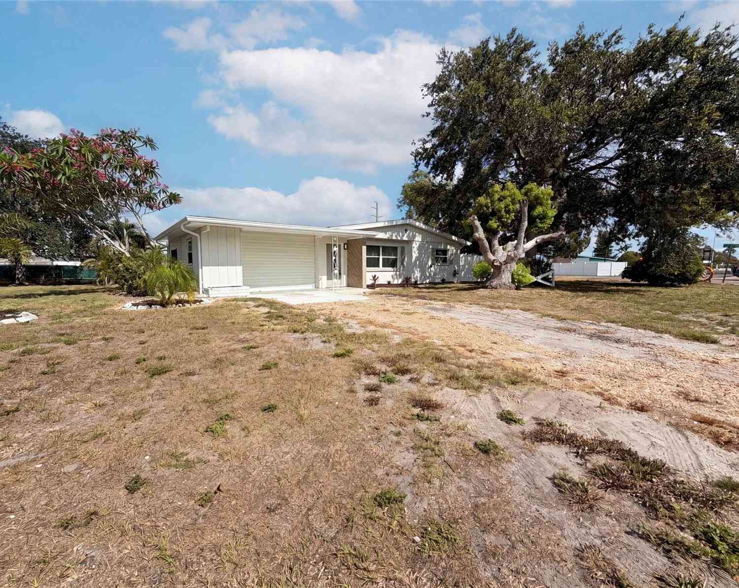 Homes For Sale - 5306 3rd Street<br/> BRADENTON, FL 34207