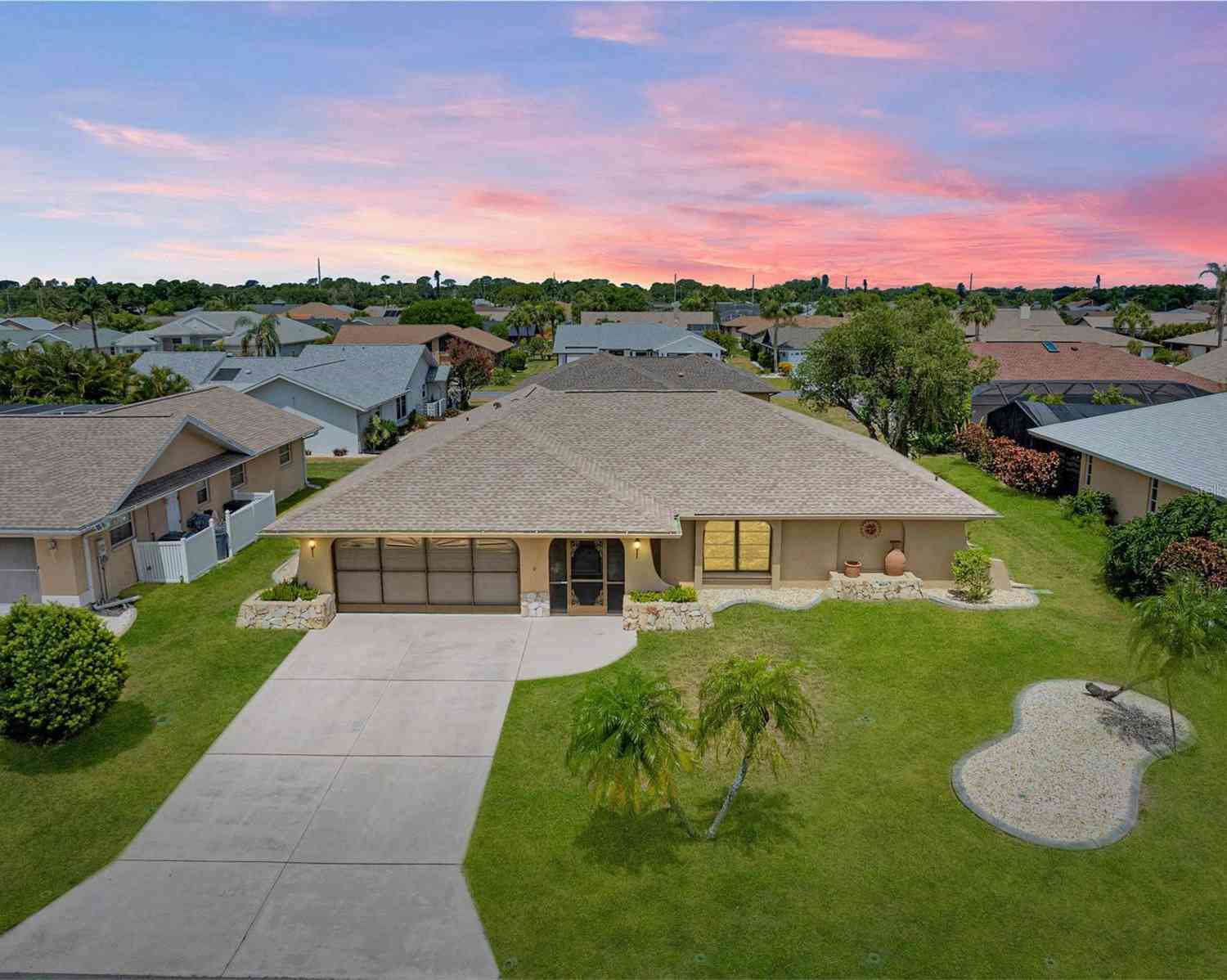 Homes For Sale - 5852 Lincoln Road<br/> VENICE, FL 34293