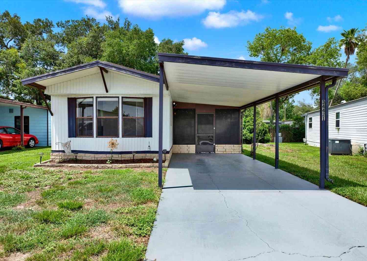 Mobile Home For Sale - 34421 Countryside Drive<br/> Wesley Chapel, FL 33543