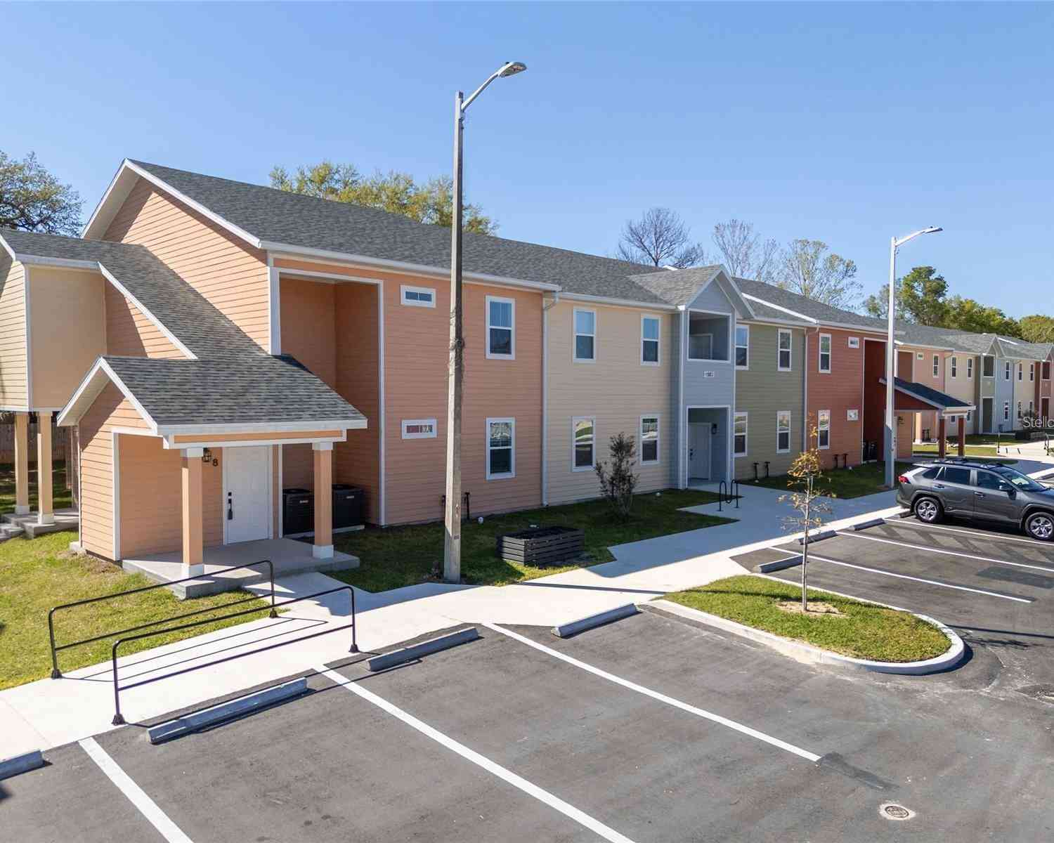 Condo For Sale - 1581 NW 29th Road #8<br/> GAINESVILLE, FL 32605