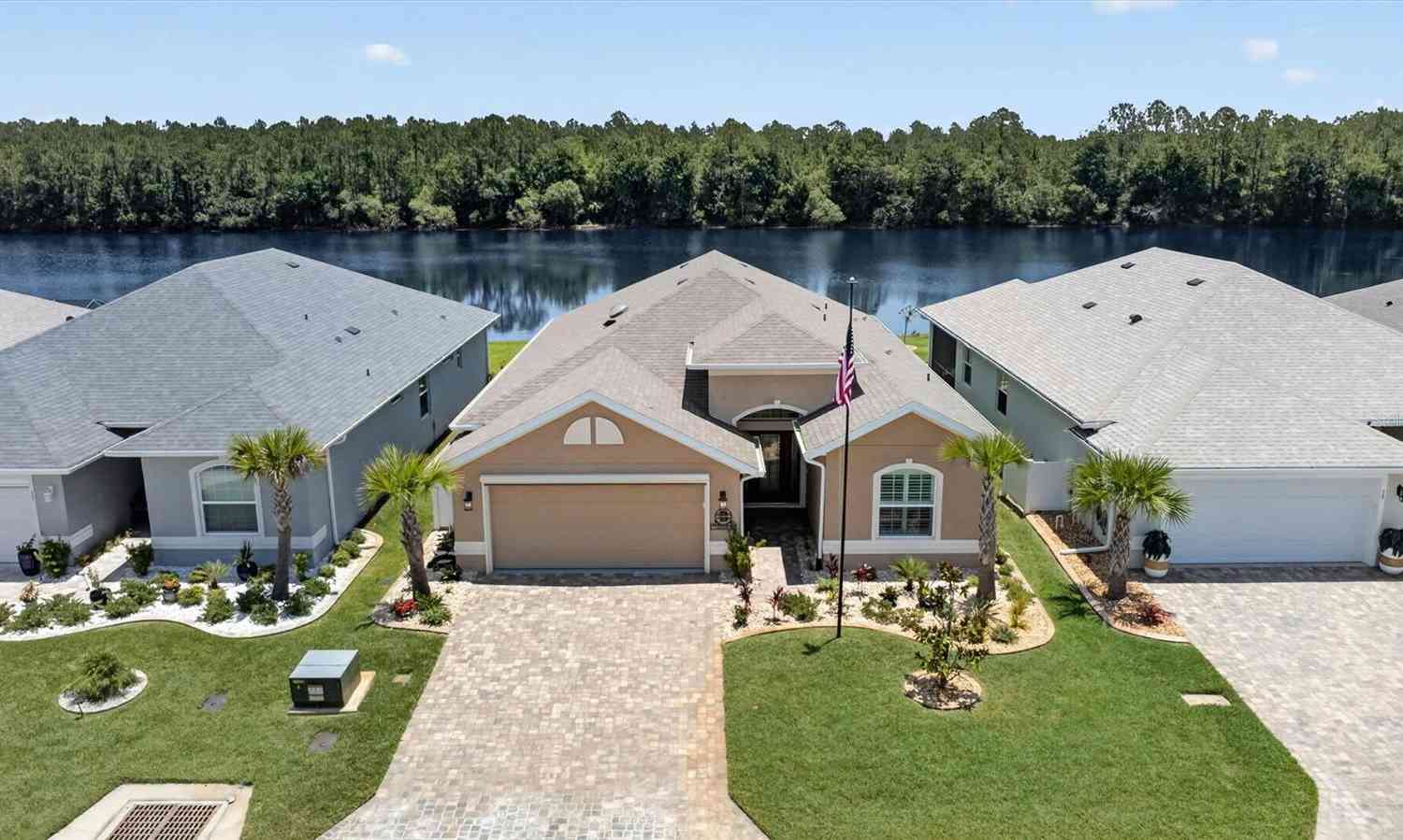 Homes For Sale - 37 Lagoon Way<br/> PALM COAST, FL 32137