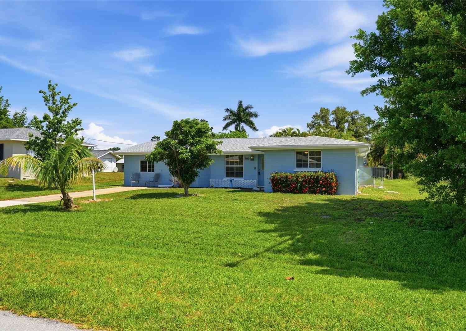 Homes For Sale - 700 Dolphin Parkway<br/> PUNTA GORDA, FL 33950