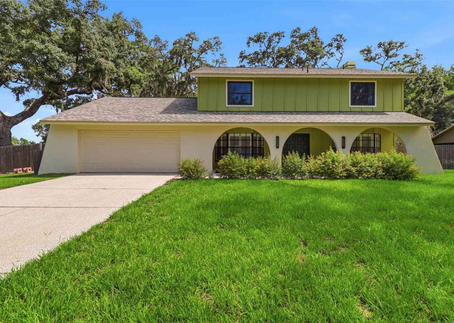 Homes For Sale - 302 Bloomingfield Drive<br/> BRANDON, FL 33511