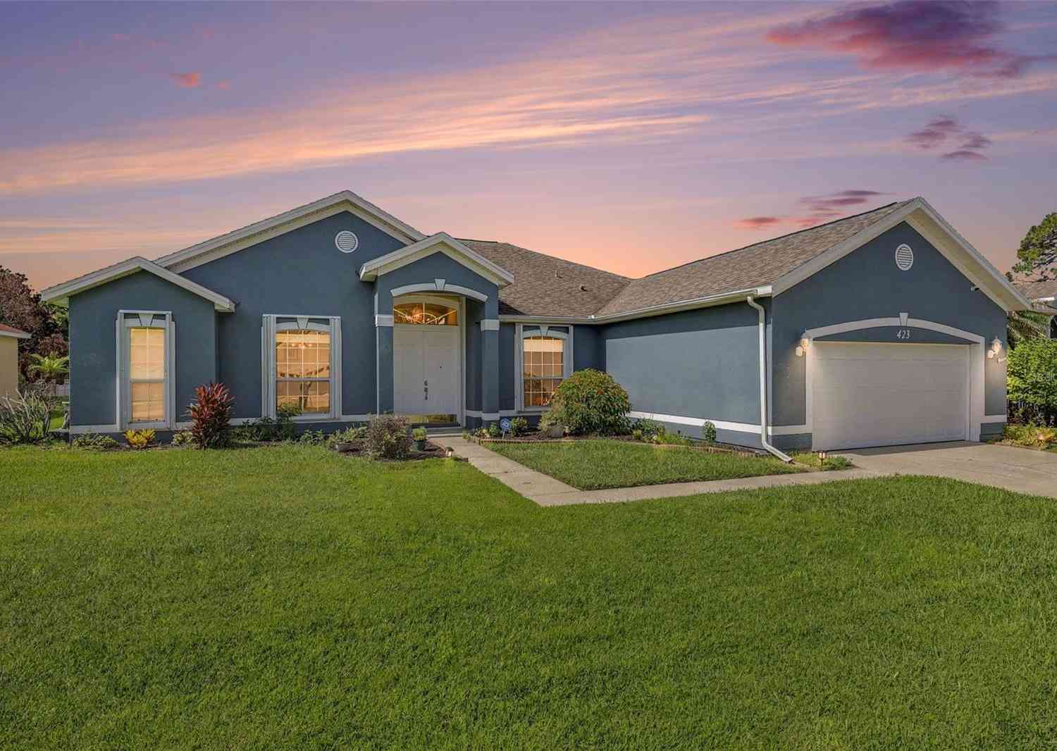 Homes For Sale - 423 Stonehenge Circle<br/> ROCKLEDGE, FL 32955