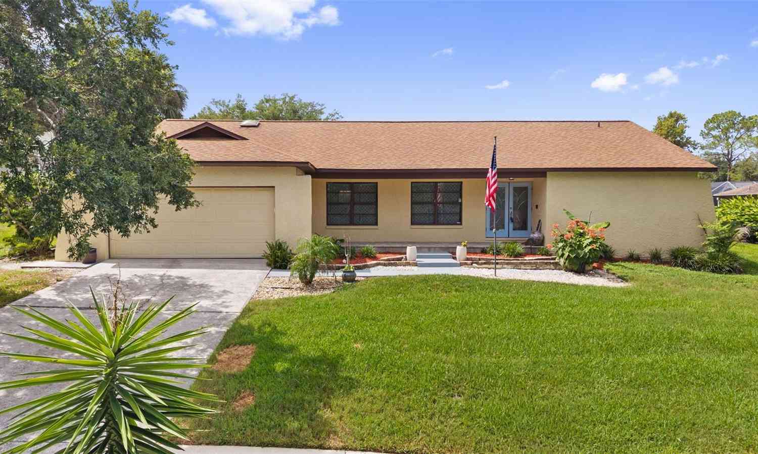 Homes For Sale - 2311 Long Green Court<br/> VALRICO, FL 33596
