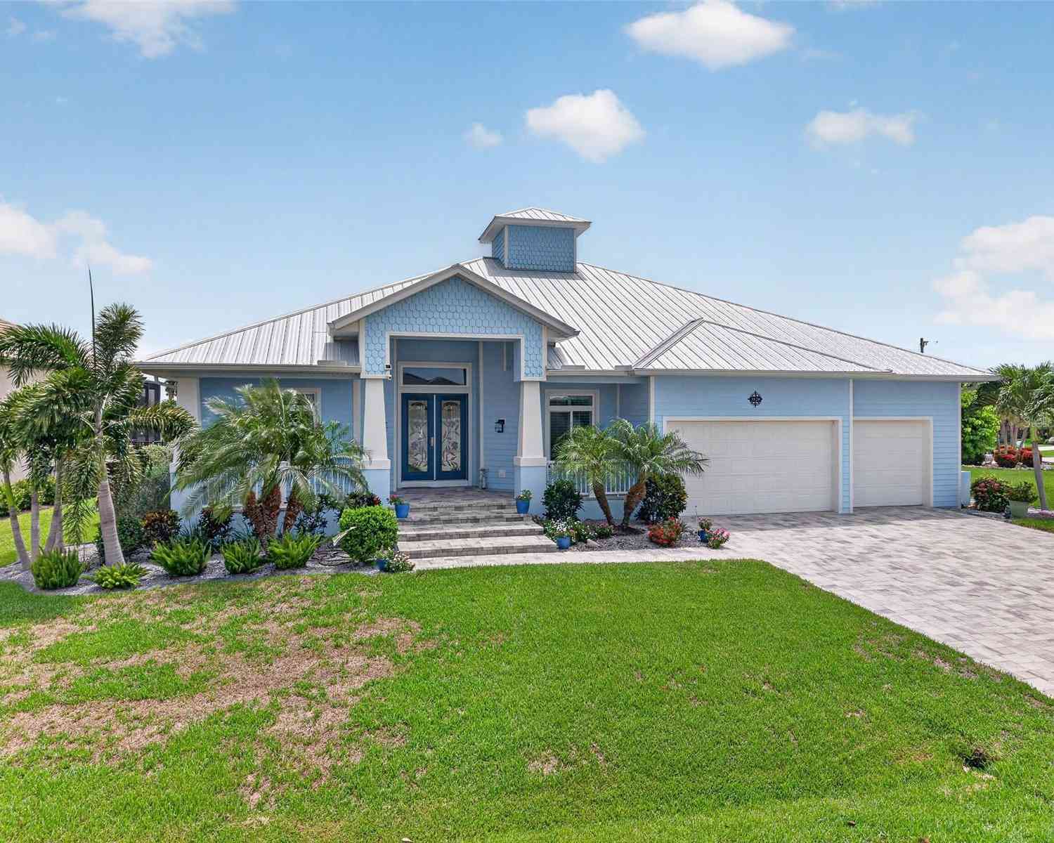 Homes For Sale - 3520 Oriole Drive<br/> PUNTA GORDA, FL 33950