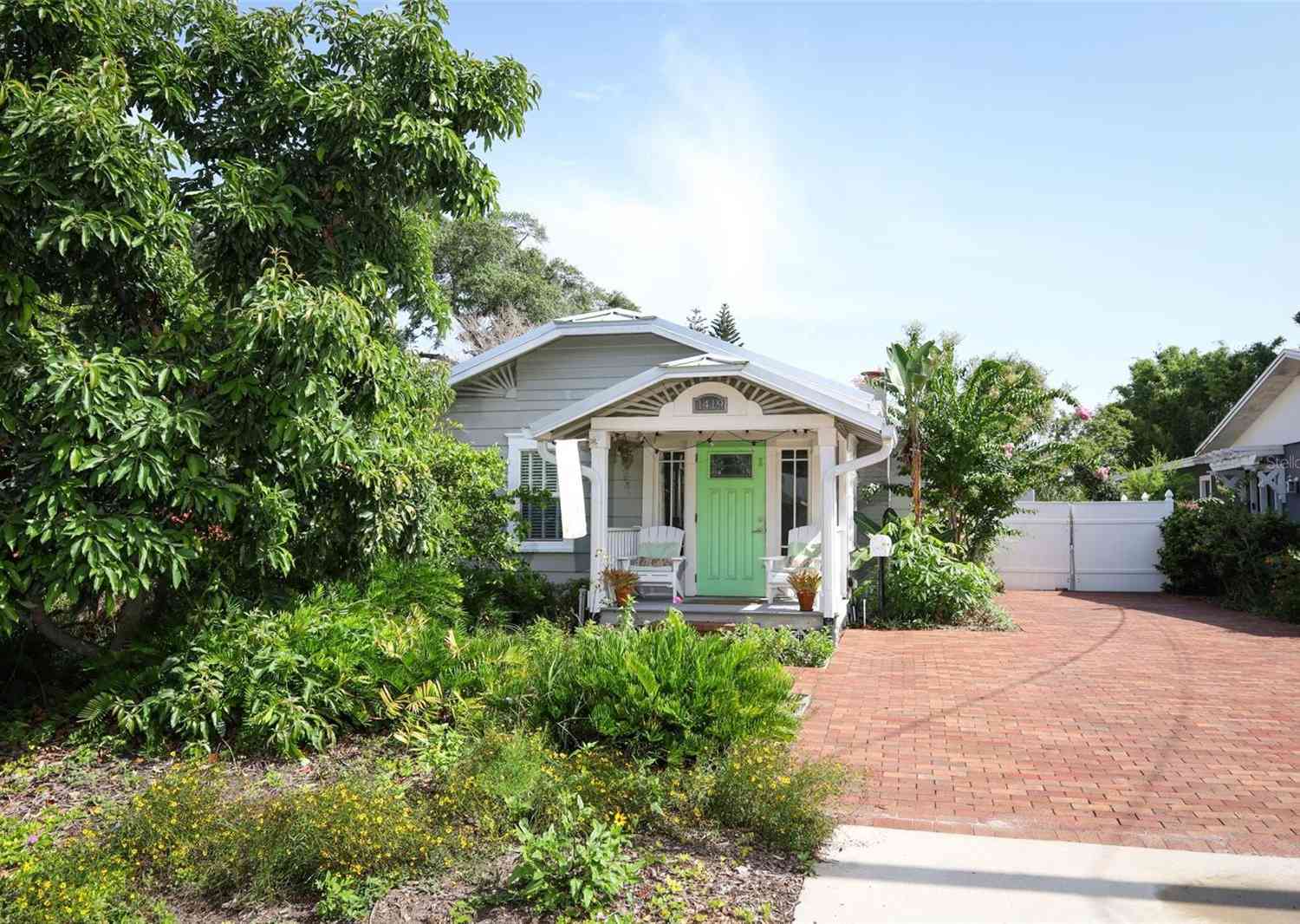 Homes For Sale - 1419 Canton Street<br/> ORLANDO, FL 32803