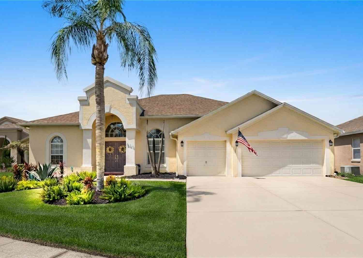Homes For Sale - 524 Lakehaven Circle<br/> ORLANDO, FL 32828