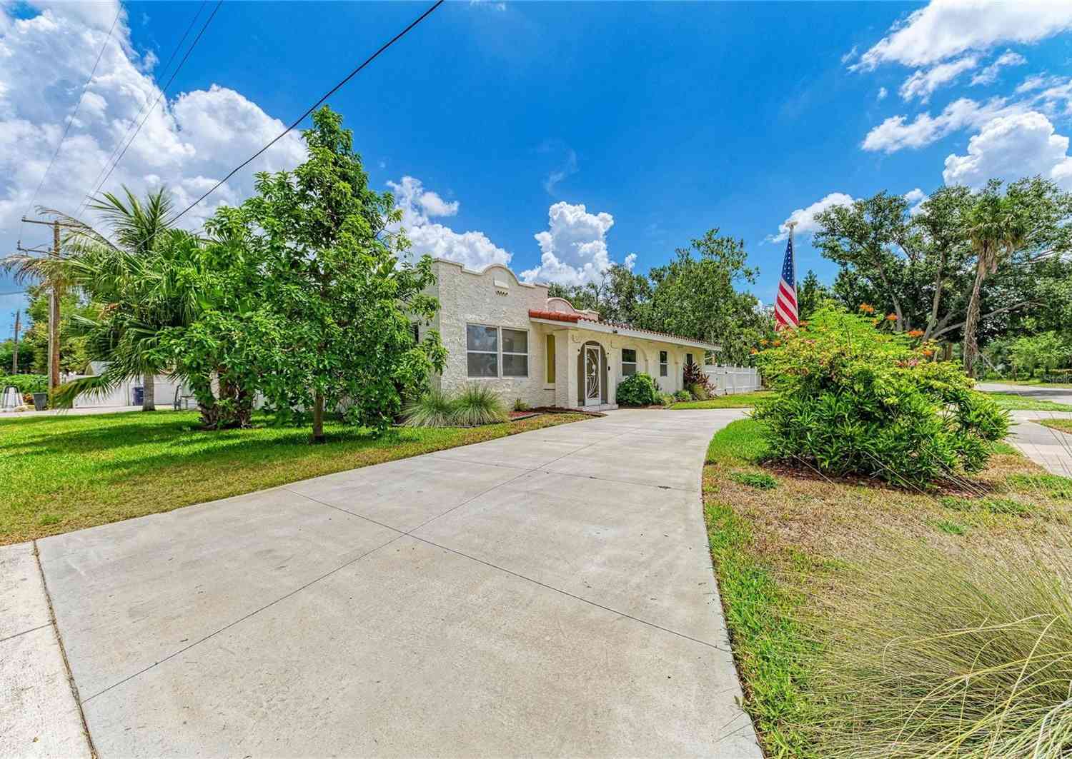 Homes For Sale - 1712 4th Street<br/> PALMETTO, FL 34221