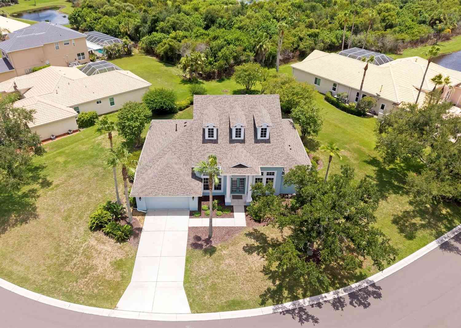 Homes For Sale - 1111 Brambling Court<br/> BRADENTON, FL 34212