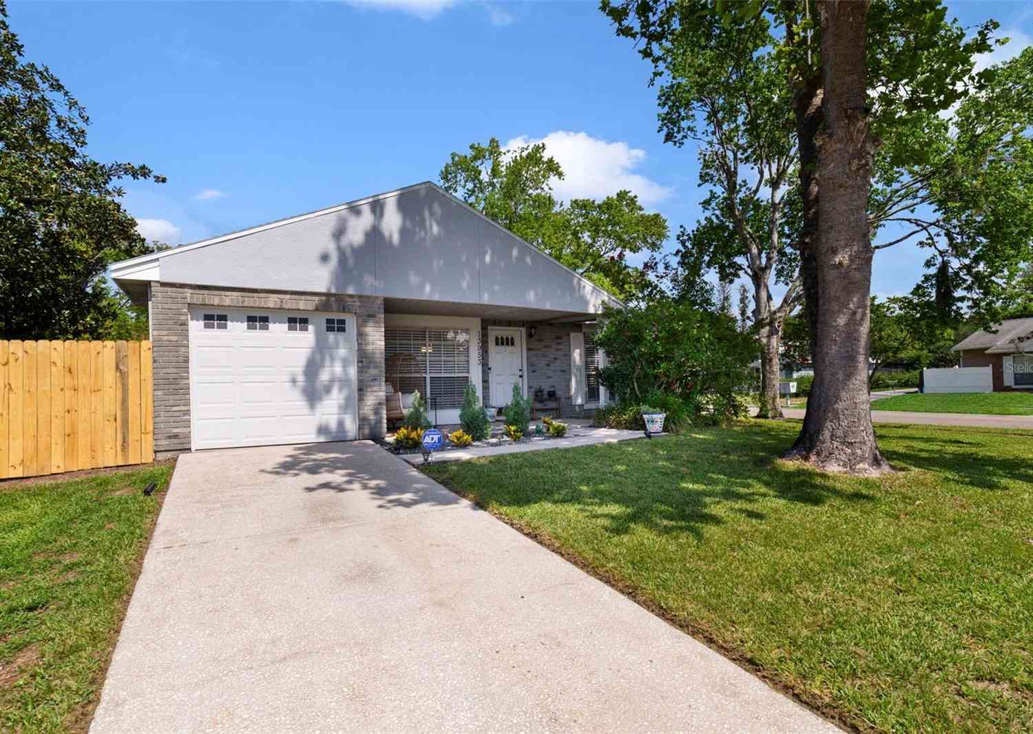 Homes For Sale - 13953 Fox Meadow Drive<br/> ORLANDO, FL 32826
