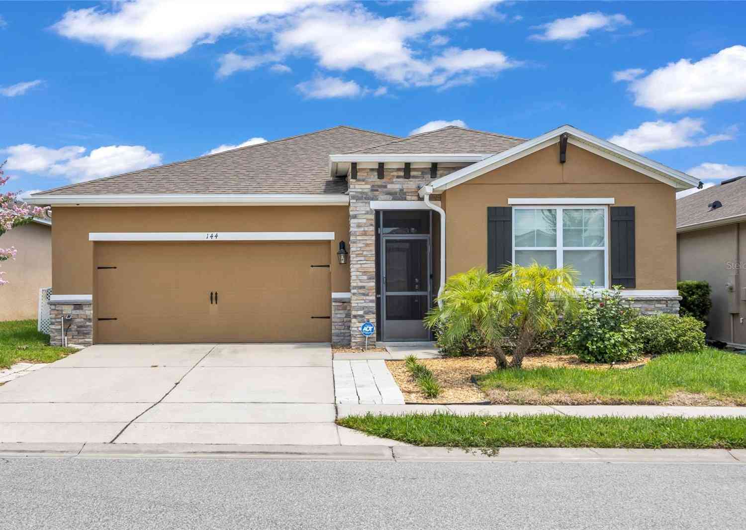Homes For Sale - 144 Waterside Circle<br/> WINTER HAVEN, FL 33880