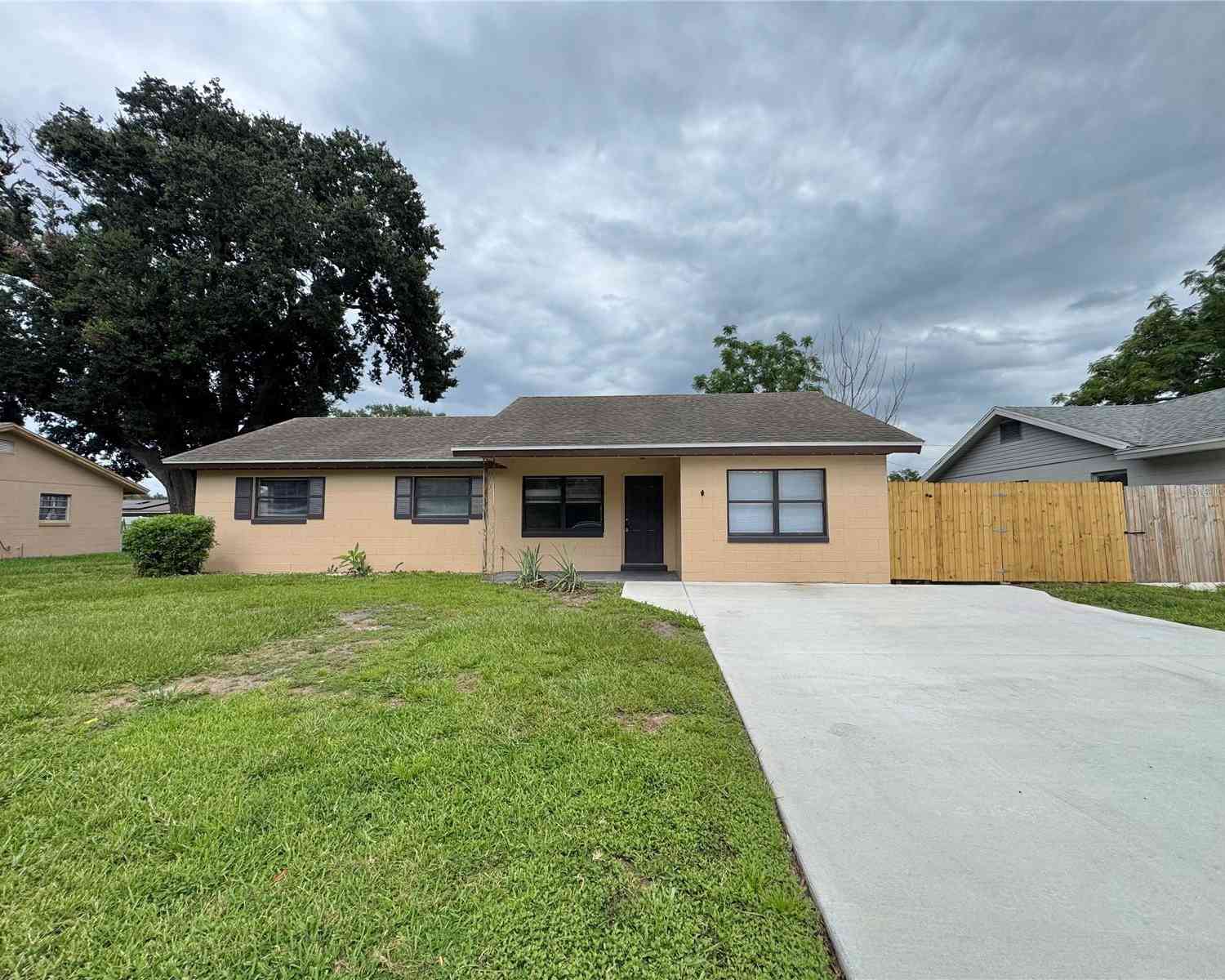 Homes For Sale - 506 Thomas Avenue<br/> WINTER HAVEN, FL 33880