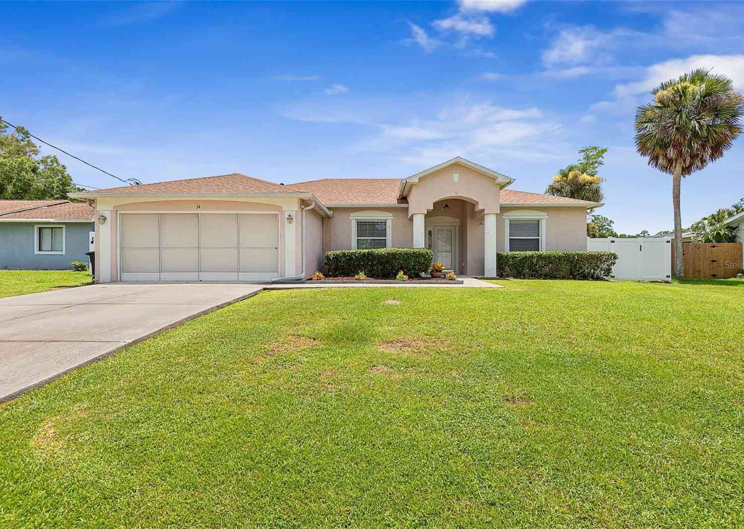 Homes For Sale - 54 Parkview Drive<br/> PALM COAST, FL 32164