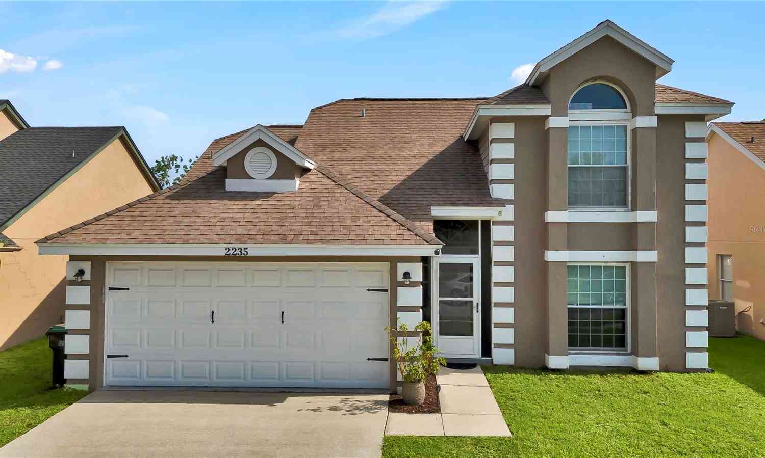 Homes For Sale - 2235 Meadowmouse Street<br/> ORLANDO, FL 32837