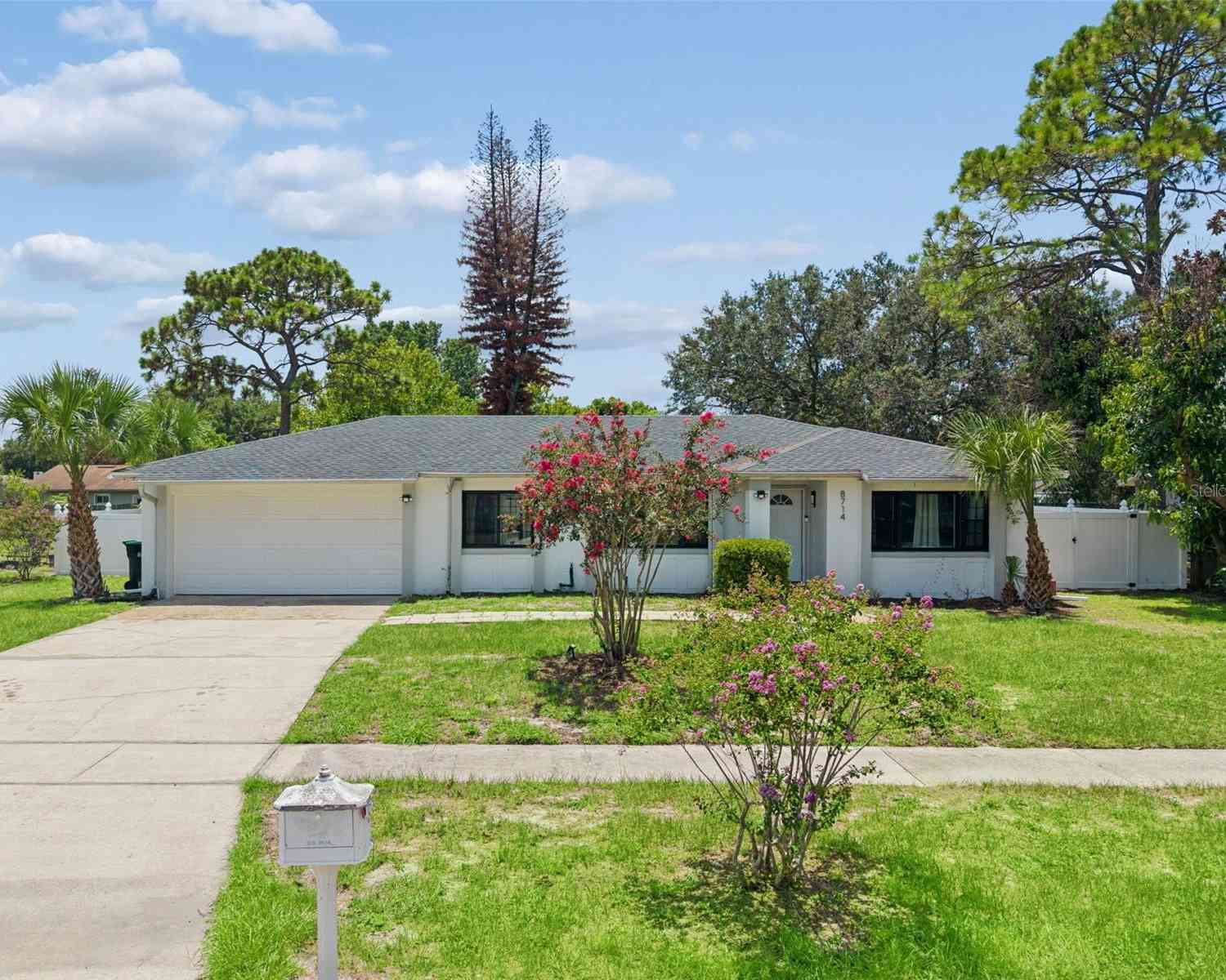 Homes For Sale - 8714 Hill Pine Road<br/> ORLANDO, FL 32825
