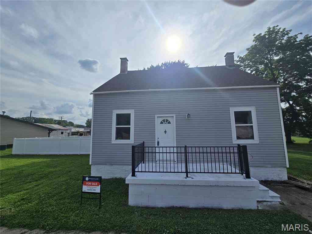 Homes For Sale - 923 S High Street<br/> Saint Clair County, Belleville, IL 62220