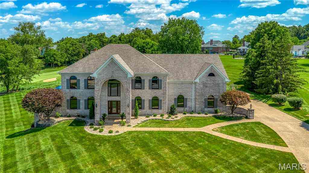 Homes For Sale - 32 Rathfarnum Lane<br/> Weldon Spring, MO 63304