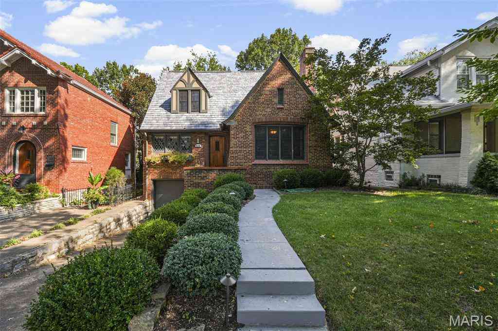 Homes For Sale - 6329 San Bonita Avenue<br/> Clayton, MO 63105