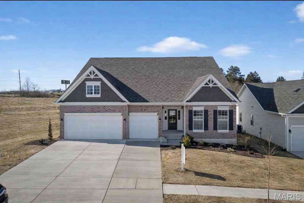 Homes For Sale - 160 Cedarstone Drive<br/> Dardenne Prairie, MO 63368