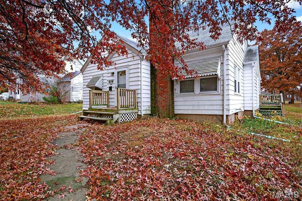 Homes For Sale - 409 Steinhagen Road<br/> Warrenton, MO 63383