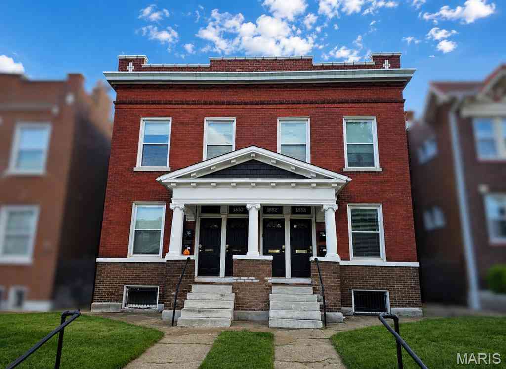 Apartment For Rent - 1830 Russell Boulevard<br/> Saint Louis, MO 63104