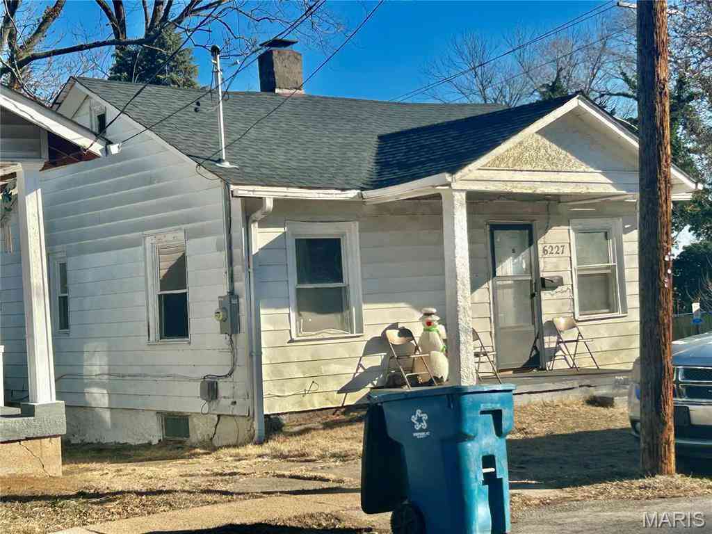 Homes For Sale - 6227 Greer Avenue<br/> Pine Lawn, MO 63121