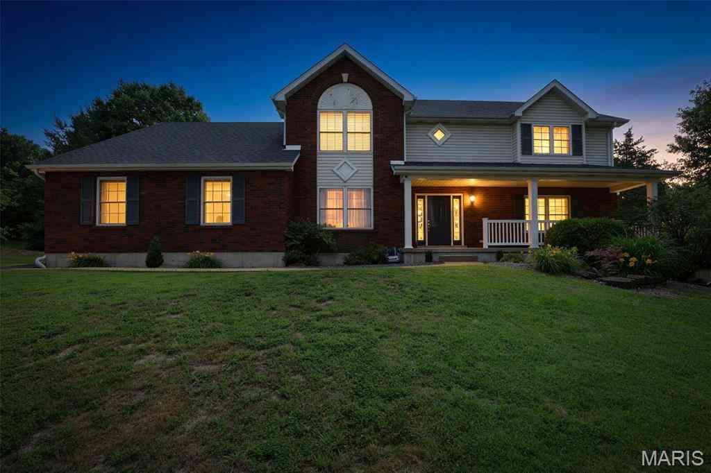 Homes For Sale - 10 Crystal Lake Court<br/> Festus, MO 63028