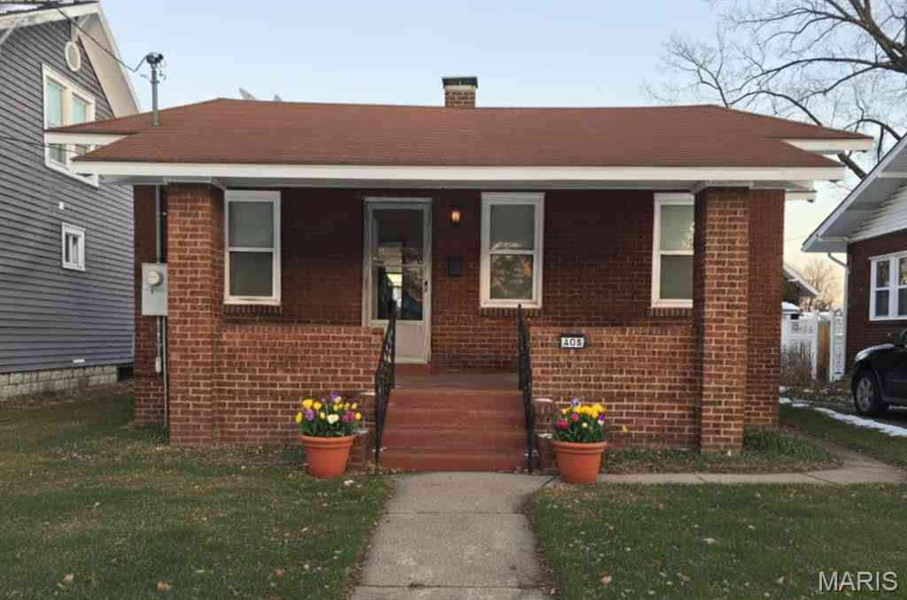 Homes For Sale - 409 N 6th Street<br/> Wood River, IL 62095