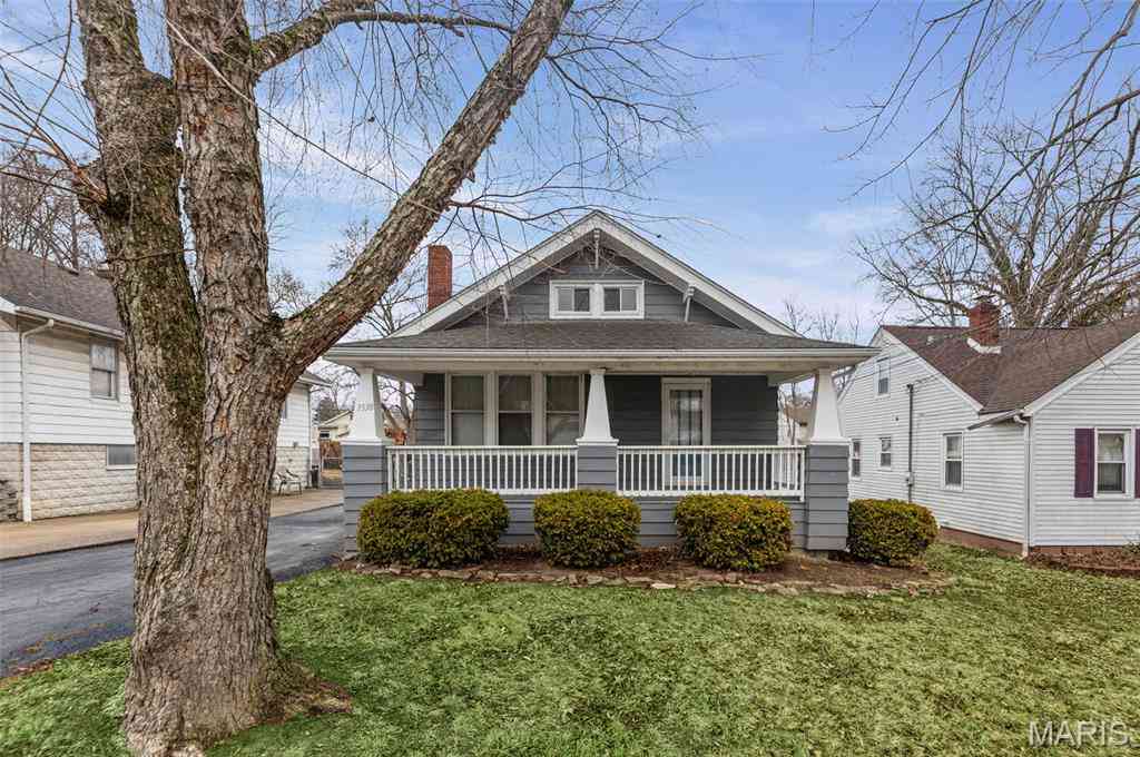 Homes For Sale - 3538 Berkeley Avenue<br/> Alton, IL 62002