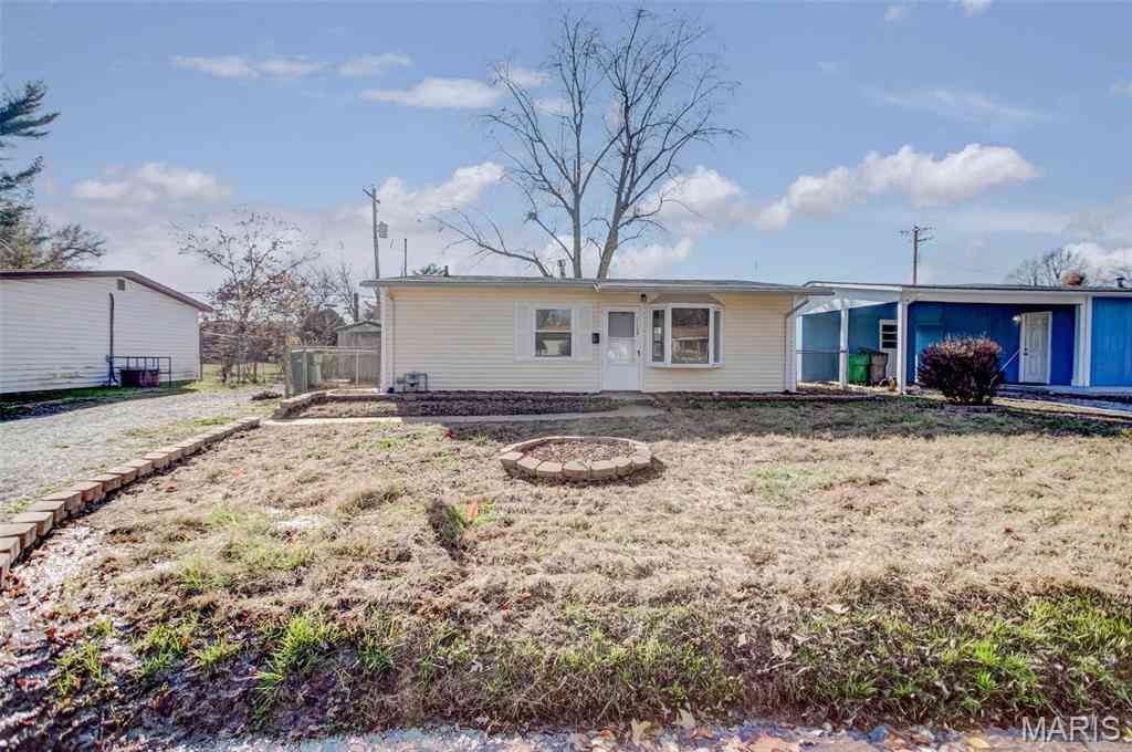 Homes For Sale - 1124 Saint Michael Drive<br/> Cahokia, IL 62206