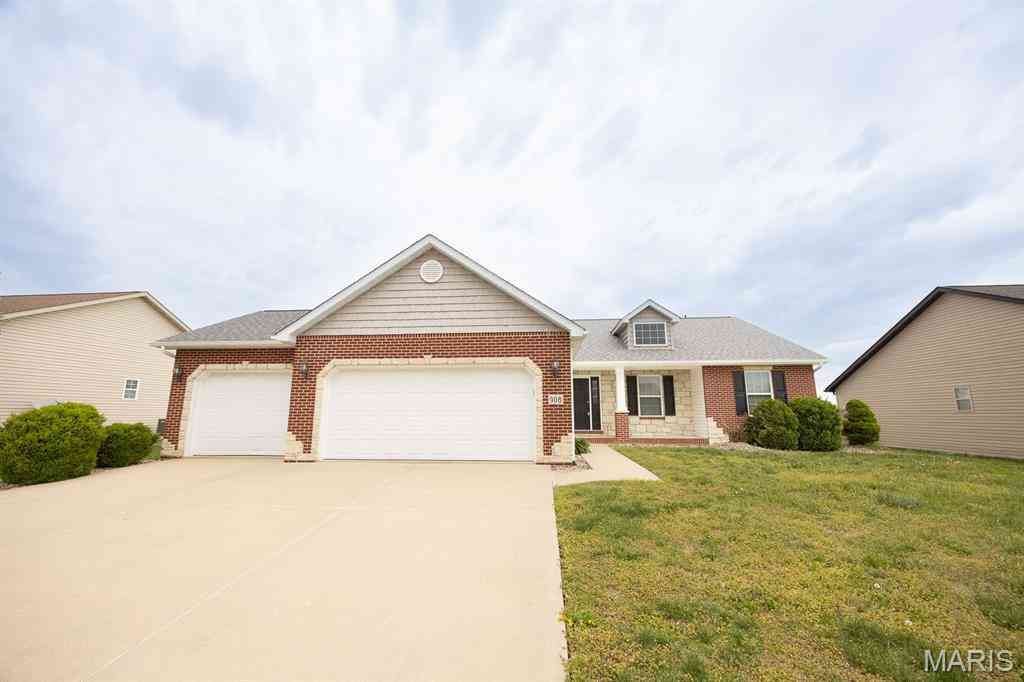 Homes For Sale - 908 Indian Prairie Drive<br/> Mascoutah, IL 62258