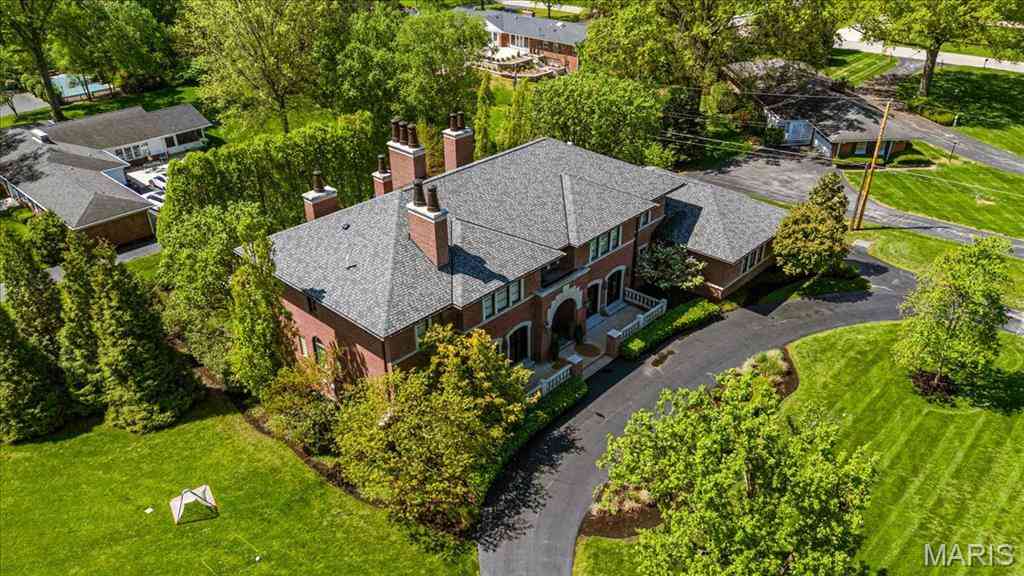 Homes For Sale - 40 Lynnbrook Road<br/> Frontenac, MO 63131