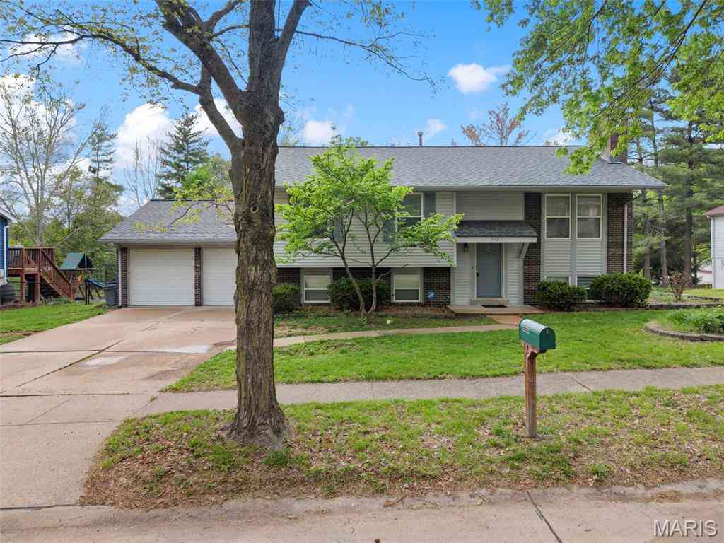 Homes For Sale - 1627 Prestonpark Lane<br/> Saint Louis, MO 63146
