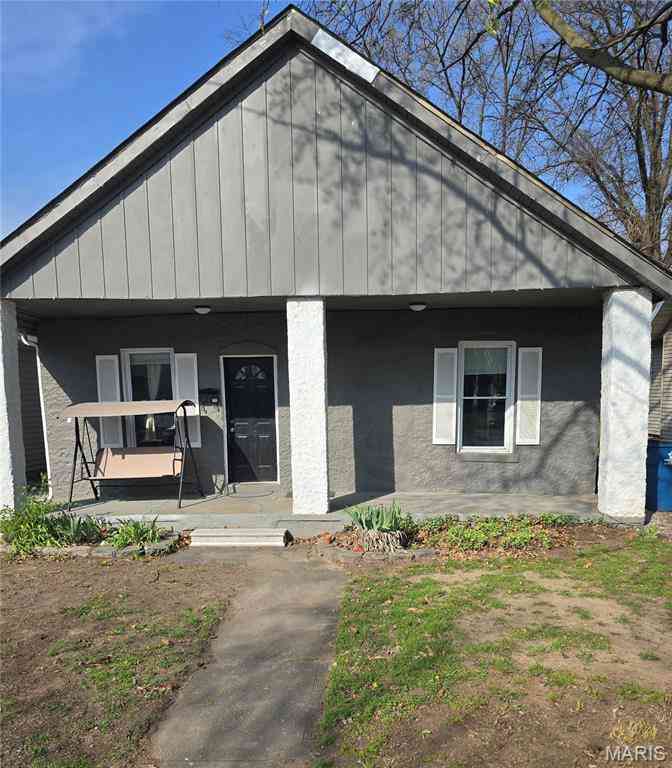 Homes For Sale - 712 Condit Street<br/> Wood River, IL 62095