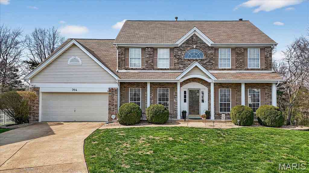 Homes For Sale - 764 Charleston Oaks Drive<br/> Ballwin, MO 63021