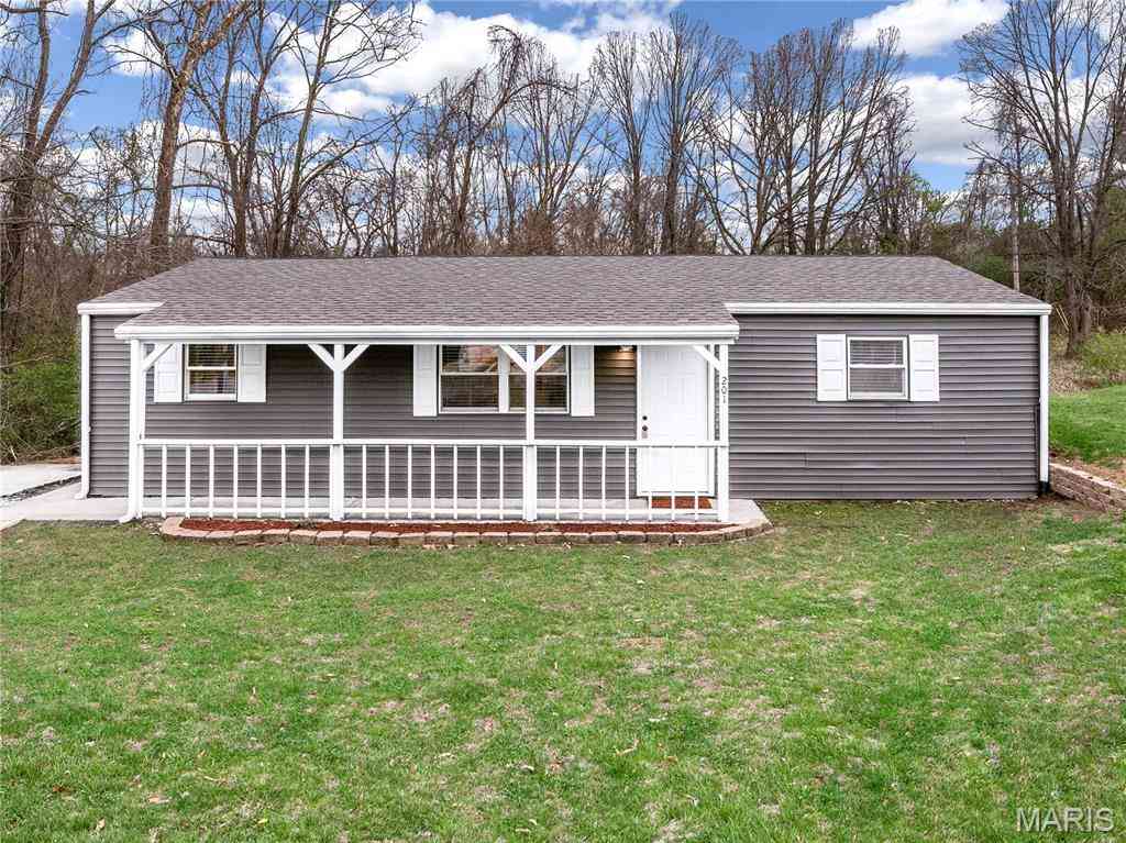 Homes For Sale - 201 Pine Ridge Drive<br/> Godfrey, IL 62035