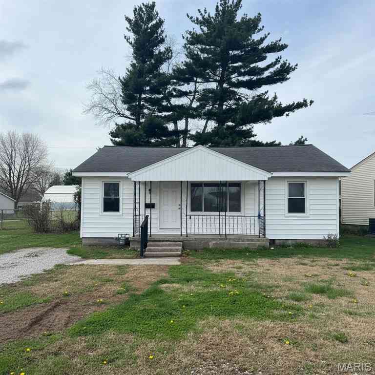 Homes For Sale - 274 Victory Drive<br/> East Alton, IL 62024