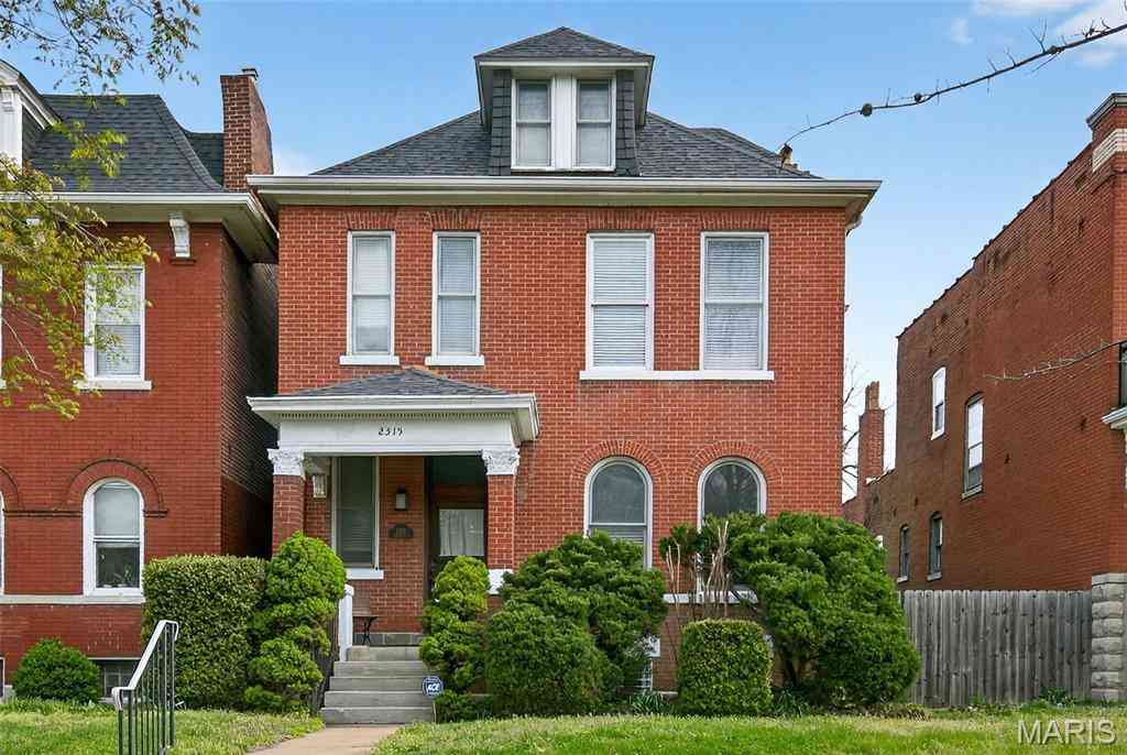 Homes For Sale - 2315 Russell Boulevard<br/> Saint Louis, MO 63104