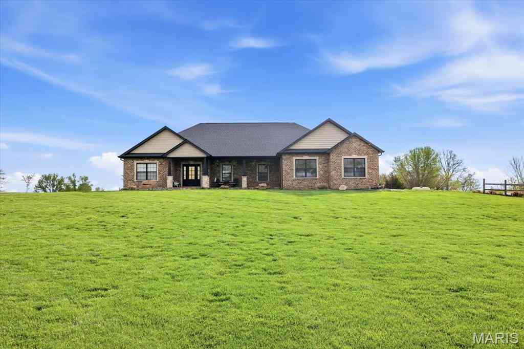 Homes For Sale - 922 Powell Road<br/> Monroe County, Red Bud, IL 62278