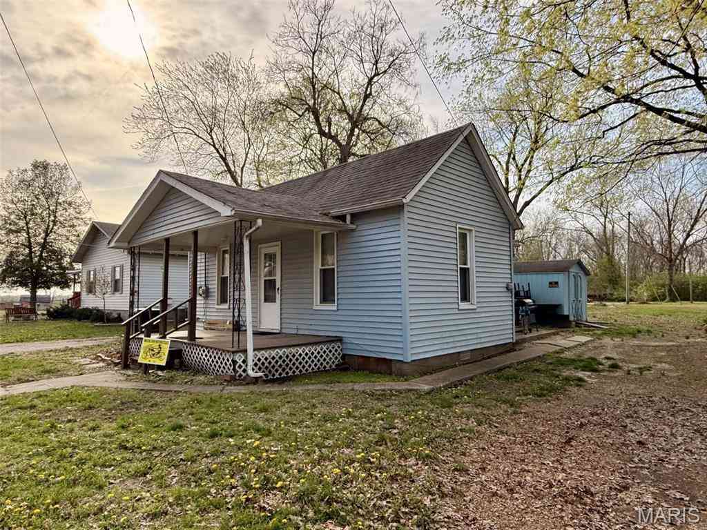 Homes For Sale - 724 Oak Street<br/> Coulterville, IL 62237