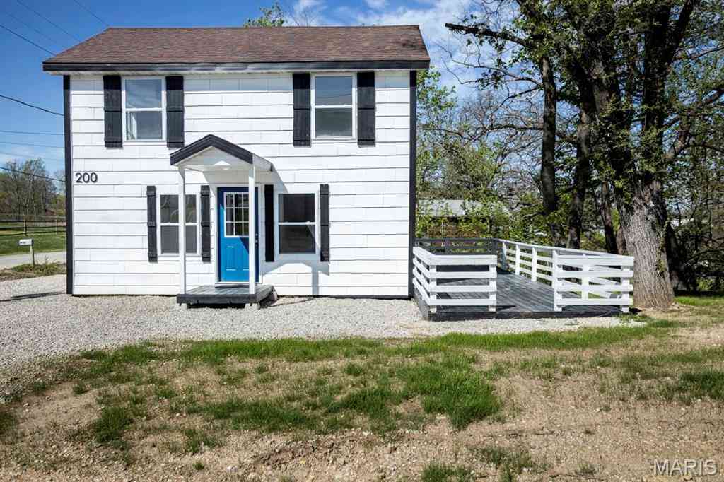 Homes For Sale - 200 11th Street<br/> Crocker, MO 65452