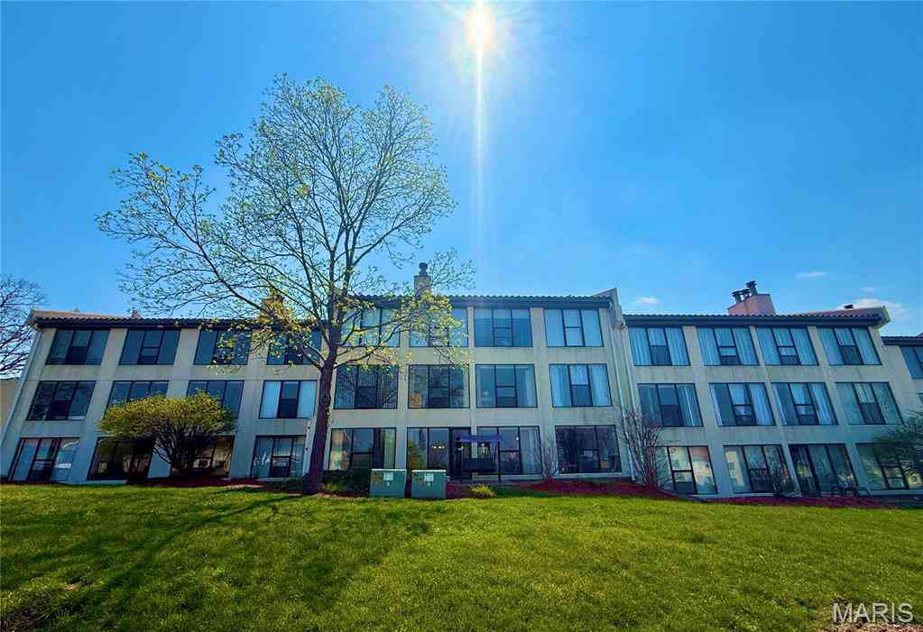 Condo For Sale - 85 La Jolla Drive #1C/346<br/> Camden County, Lake Ozark, MO 65049