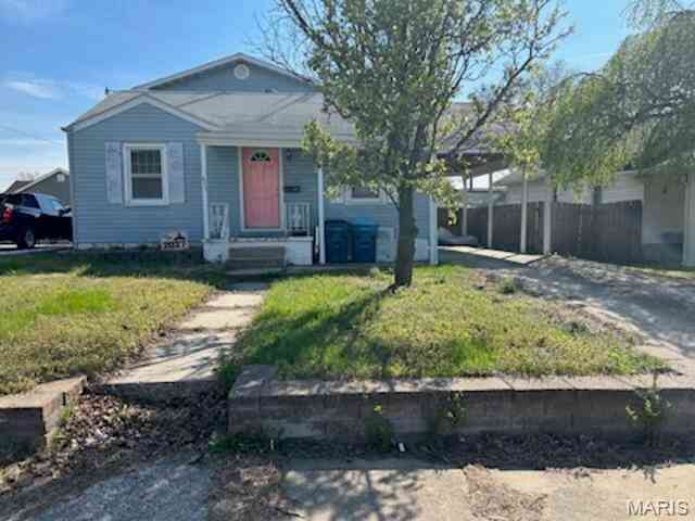 Homes For Sale - 451 Hamilton Avenue<br/> Wood River, IL 62095
