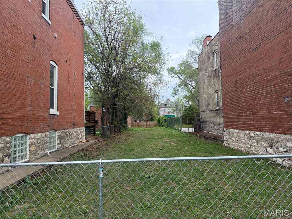 Vacant Land For Sale - 4157 Laclede Avenue<br/> Saint Louis, MO 63108