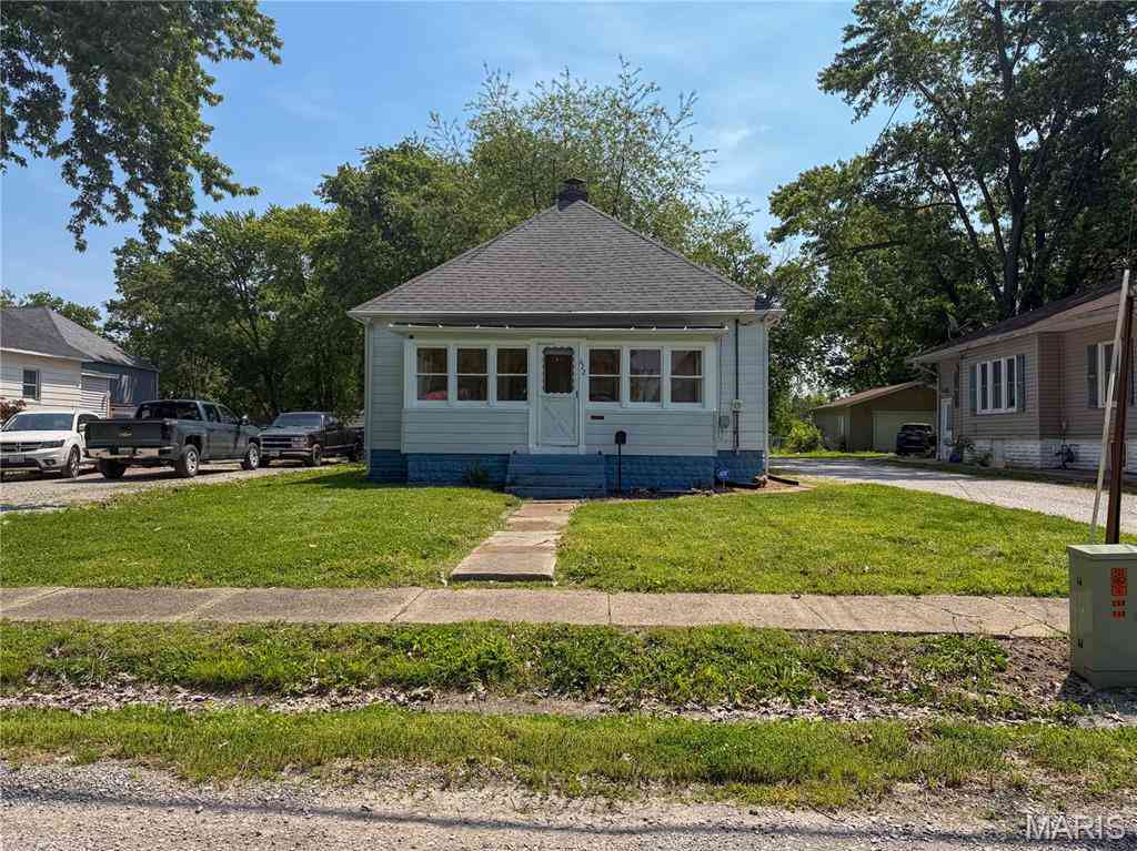Homes For Sale - 622 S Wood Street<br/> Staunton, IL 62088