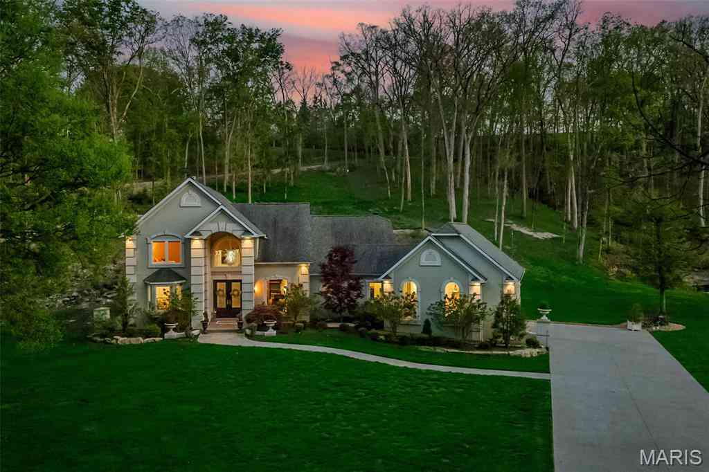 Homes For Sale - 5512 Elk Valley Estates Drive<br/> Saint Louis, MO 63128
