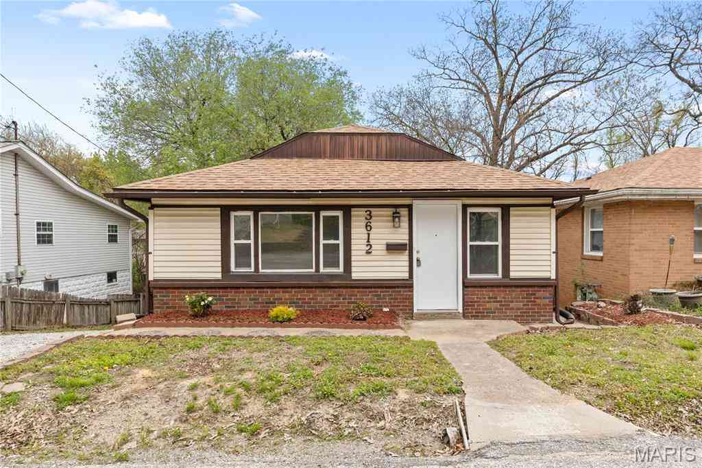 Homes For Sale - 3612 Thomas Avenue<br/> Alton, IL 62002