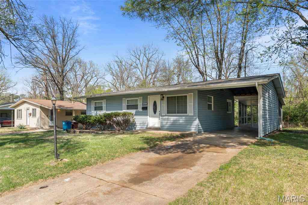 Homes For Sale - 10114 Saffron Drive<br/> Dellwood, MO 63136